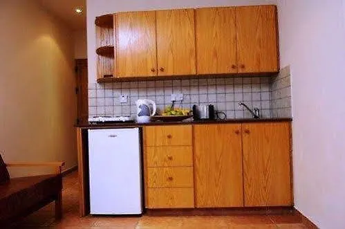 פרוטאראס Blue Peter Apartments